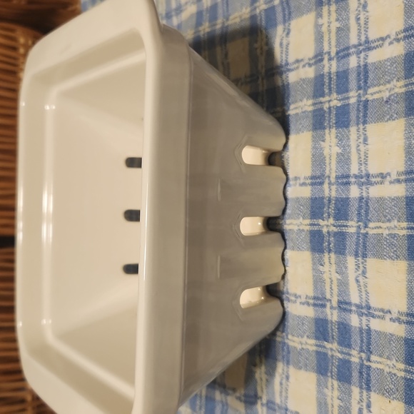 Berry colander - Picture 4 of 5